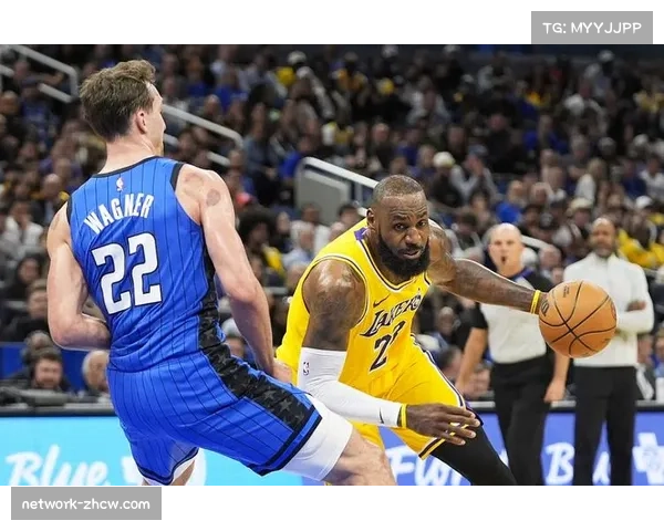 湖人凭借对手失利升至西部第三 雷迪克与詹姆斯分歧暂未影响战绩